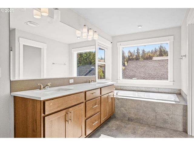 1375 Ne CASCADIA RIDGE Dr, Estacada, OR 97023