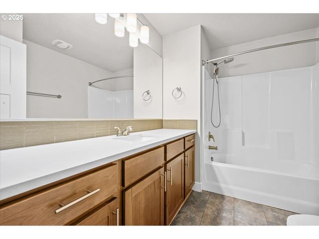 1375 Ne CASCADIA RIDGE Dr, Estacada, OR 97023