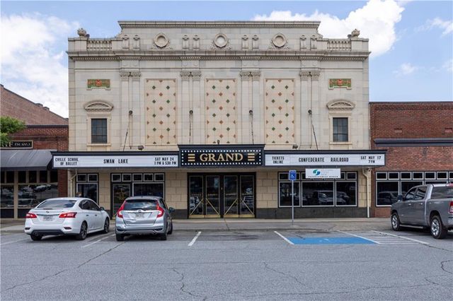 316 Cavalier SE Lane, Acworth, GA 30102