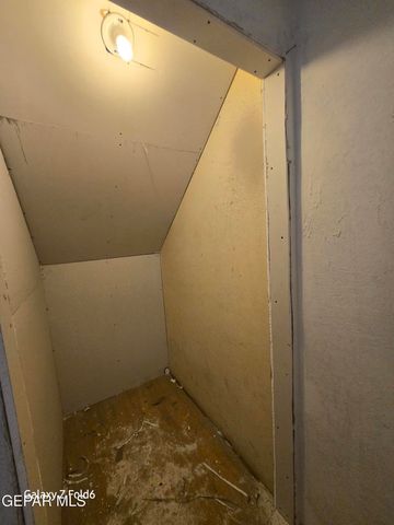 8520 Wingo Way, El Paso, TX 79907