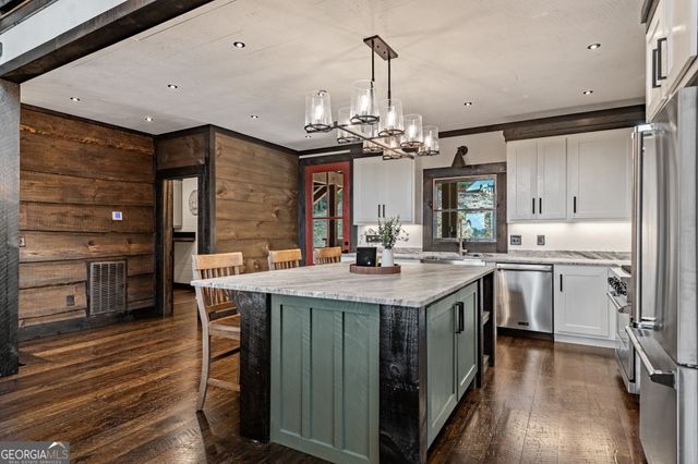 363 Griffith Parkway, Blue Ridge, GA 30513