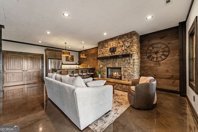 363 Griffith Parkway, Blue Ridge, GA 30513
