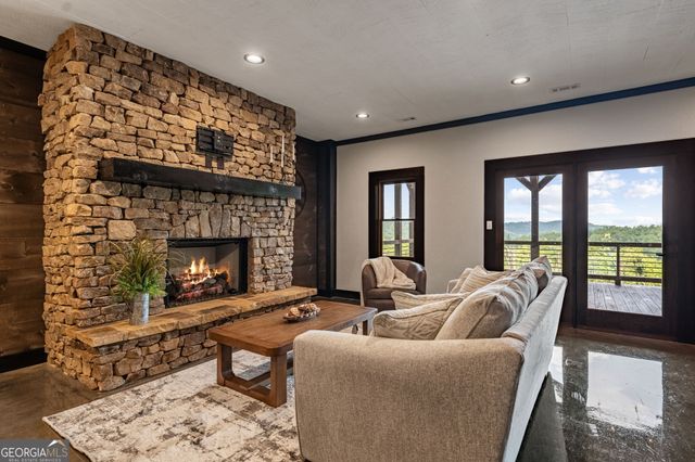 363 Griffith Parkway, Blue Ridge, GA 30513