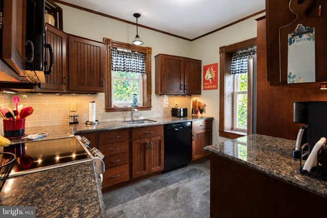 5 BOWERS RD, Reading, PA 19605