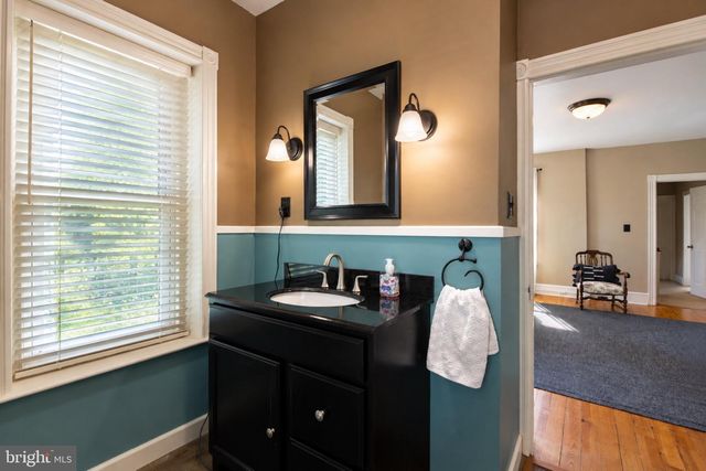 5 BOWERS RD, Reading, PA 19605