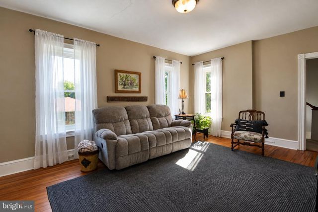 5 BOWERS RD, Reading, PA 19605