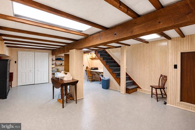 5 BOWERS RD, Reading, PA 19605