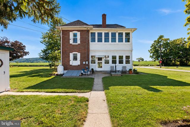 5 BOWERS RD, Reading, PA 19605