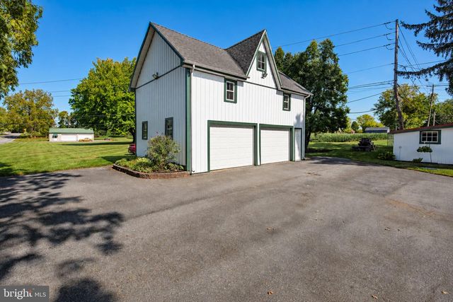5 BOWERS RD, Reading, PA 19605