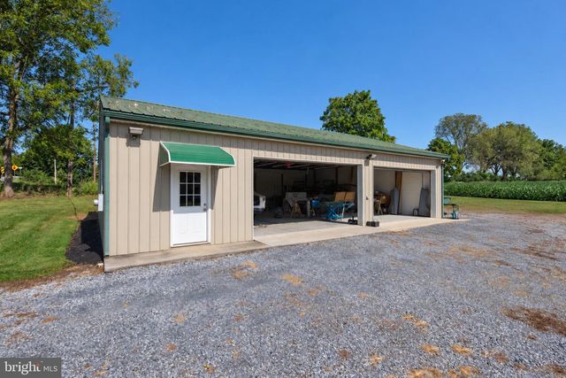 5 BOWERS RD, Reading, PA 19605