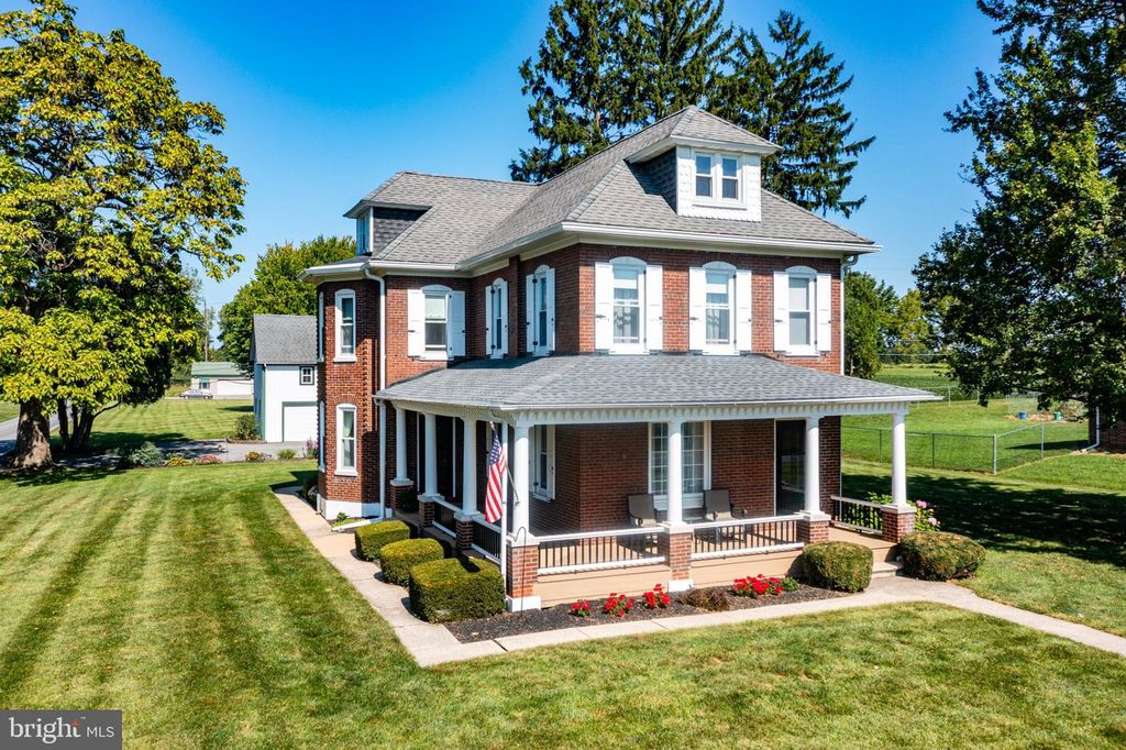5 BOWERS RD, Reading, PA 19605