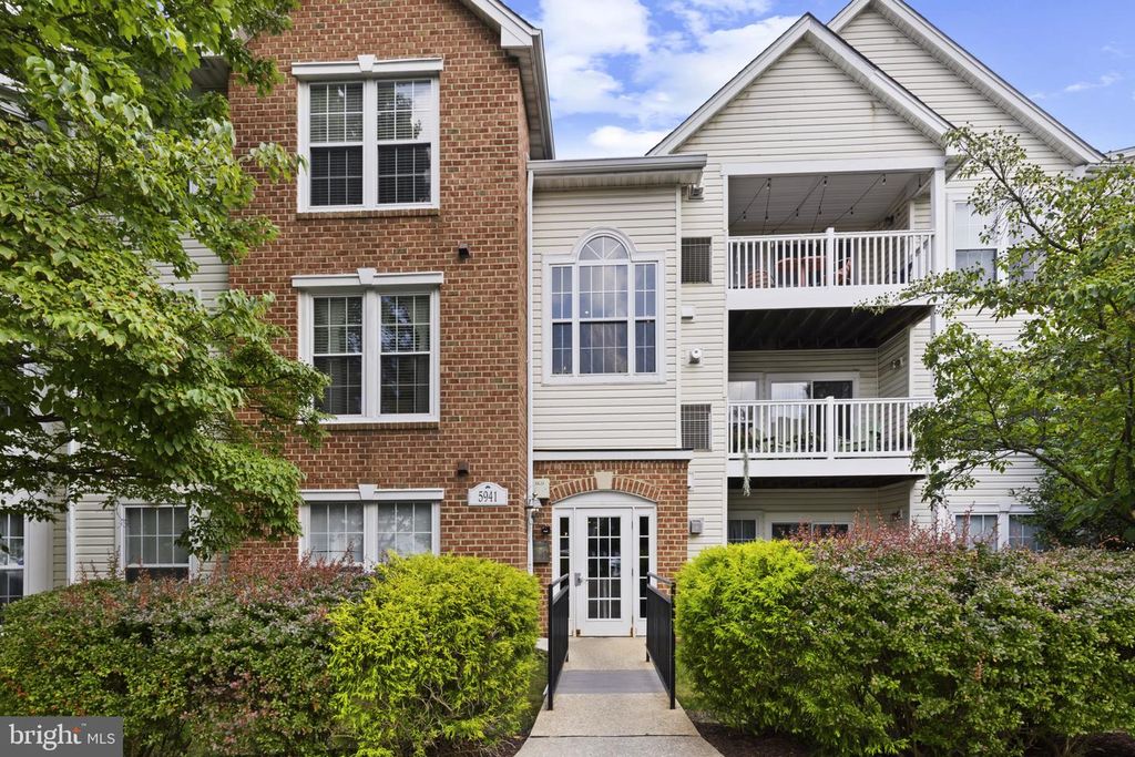 5941 MILLRACE CT #D-303, Columbia, MD 21045
