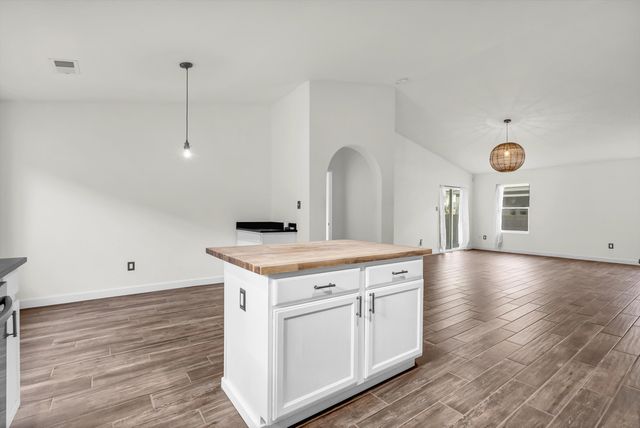 537 Soothing Meadows Drive NE, Rio Rancho, NM 87144