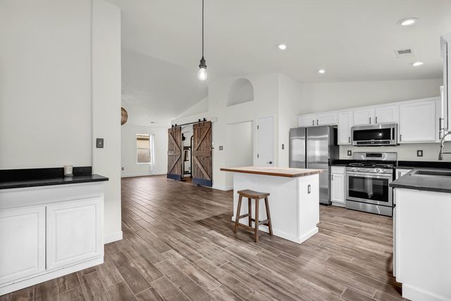 537 Soothing Meadows Drive NE, Rio Rancho, NM 87144