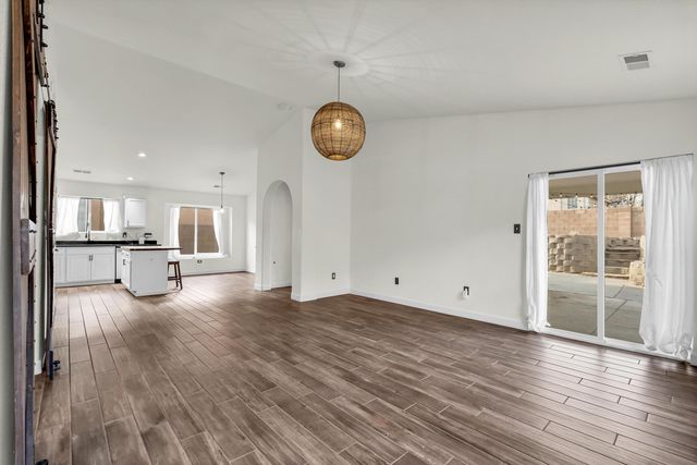 537 Soothing Meadows Drive NE, Rio Rancho, NM 87144