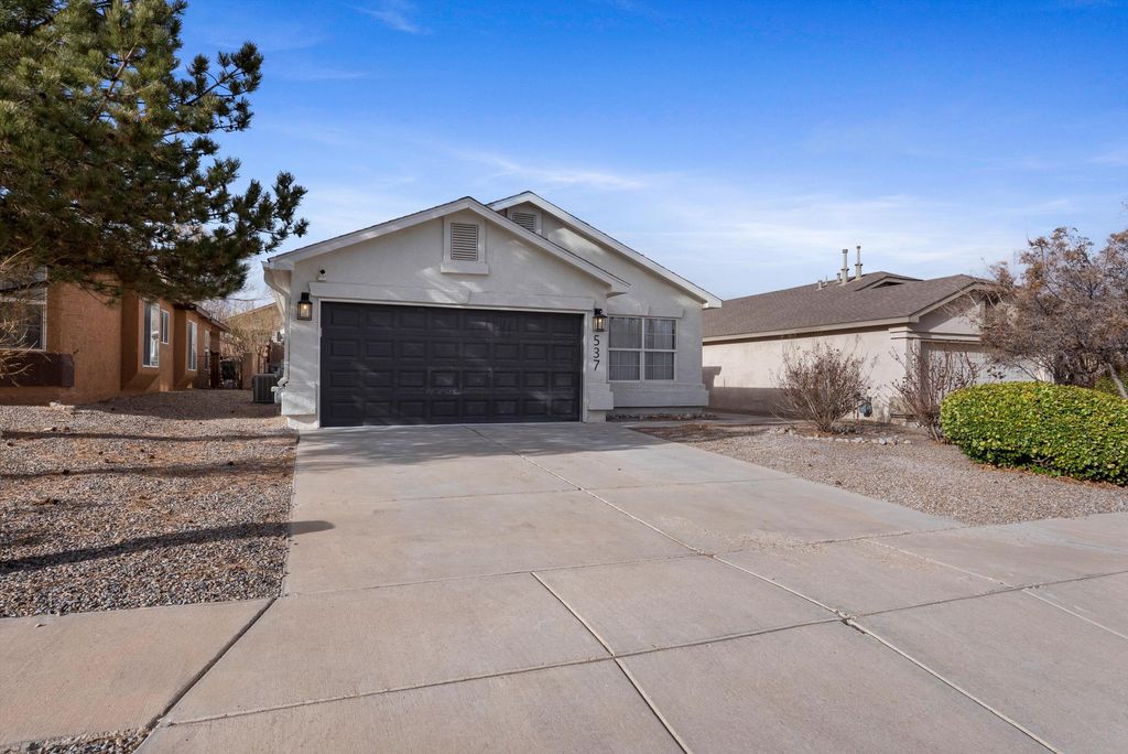 537 Soothing Meadows Drive NE, Rio Rancho, NM 87144