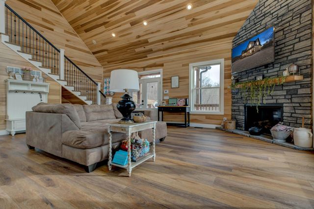 4680 HWY 213, Jeffersonville, KY 40337