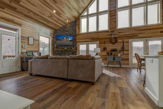 4680 HWY 213, Jeffersonville, KY 40337