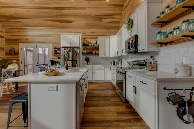 4680 HWY 213, Jeffersonville, KY 40337