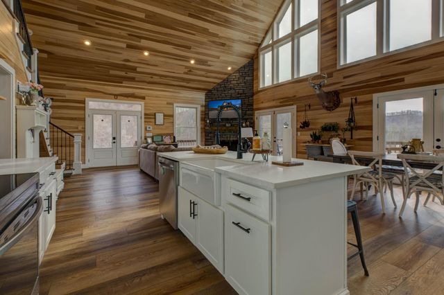 4680 HWY 213, Jeffersonville, KY 40337