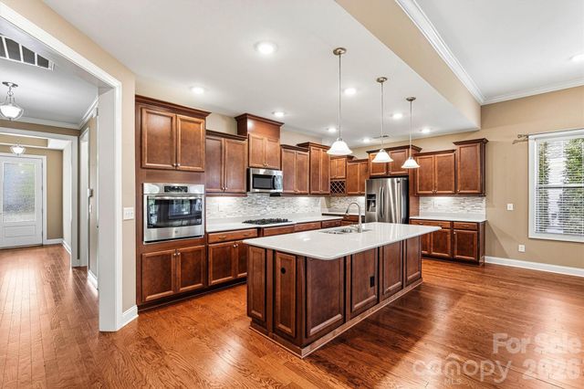 6313 Good News Drive, Charlotte, NC 28215