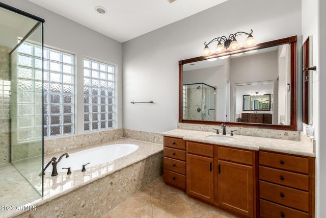 4261 S IOWA Street, Chandler, AZ 85248