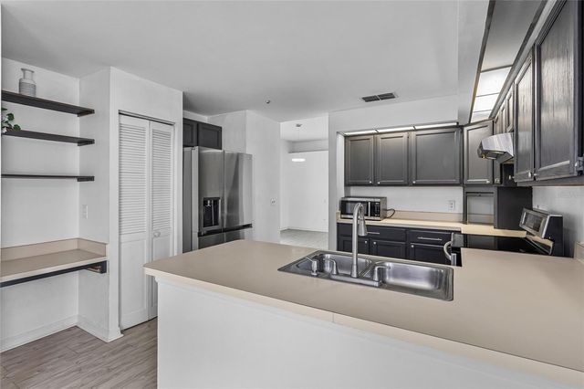 5673 PARKVIEW LAKE DRIVE, Orlando, FL 32821