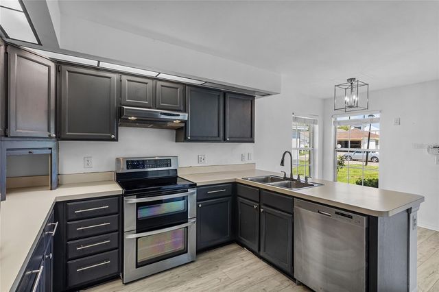 5673 PARKVIEW LAKE DRIVE, Orlando, FL 32821