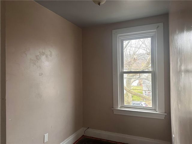 1923 6th Ave, Beaver Falls, PA 15010