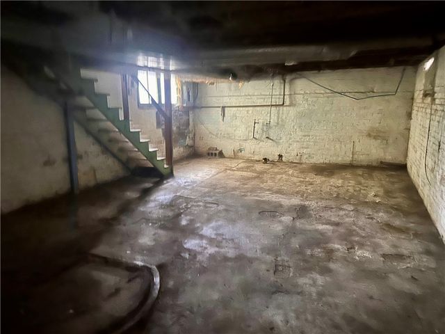 1923 6th Ave, Beaver Falls, PA 15010