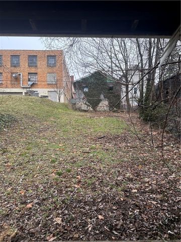 1923 6th Ave, Beaver Falls, PA 15010