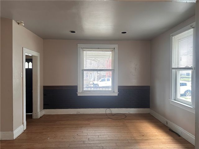 1923 6th Ave, Beaver Falls, PA 15010