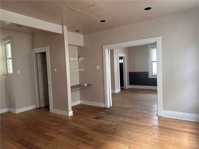 1923 6th Ave, Beaver Falls, PA 15010