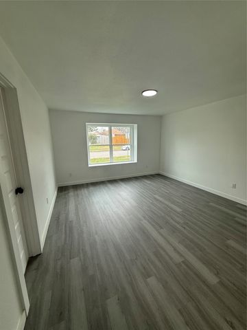 507 Parker Drive, Euless, TX 76039