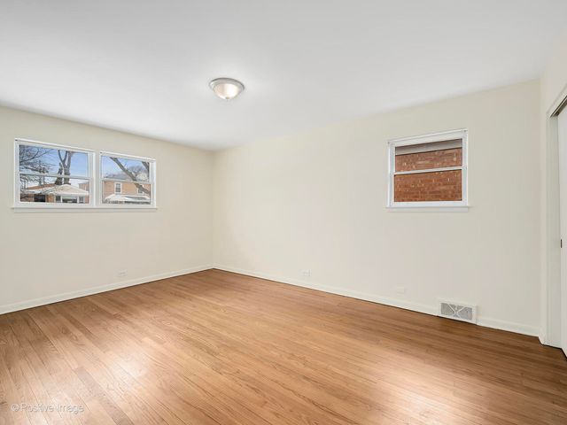 7516 N California Avenue, Chicago, IL 60645