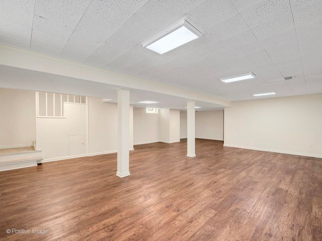 7516 N California Avenue, Chicago, IL 60645