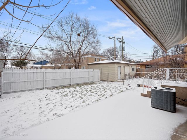 7516 N California Avenue, Chicago, IL 60645