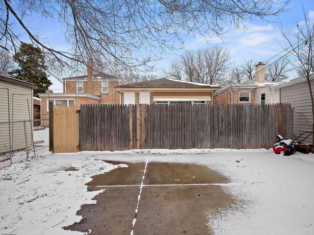 7516 N California Avenue, Chicago, IL 60645