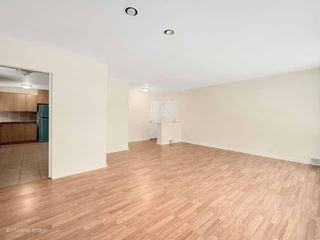 7516 N California Avenue, Chicago, IL 60645