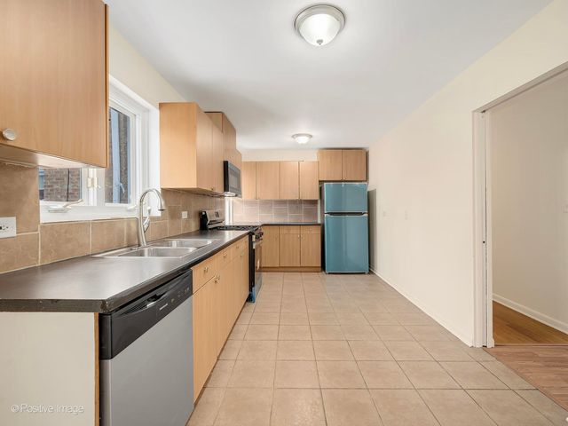 7516 N California Avenue, Chicago, IL 60645