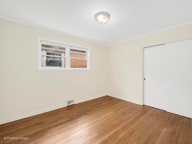 7516 N California Avenue, Chicago, IL 60645