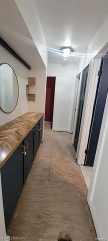 20120 Salisbury Street, Saint Clair Shores, MI 48080