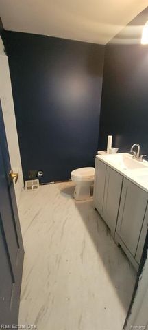 20120 Salisbury Street, Saint Clair Shores, MI 48080