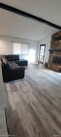 20120 Salisbury Street, Saint Clair Shores, MI 48080