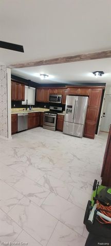 20120 Salisbury Street, Saint Clair Shores, MI 48080