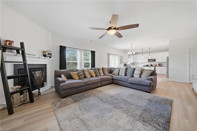 176 Norfleet LN, Suffolk, VA 23434