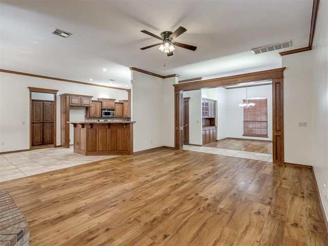 10604 NW 37th Street, Yukon, OK 73099