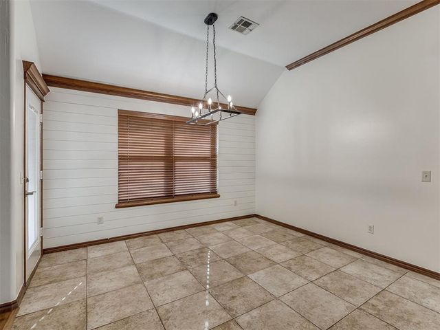 10604 NW 37th Street, Yukon, OK 73099