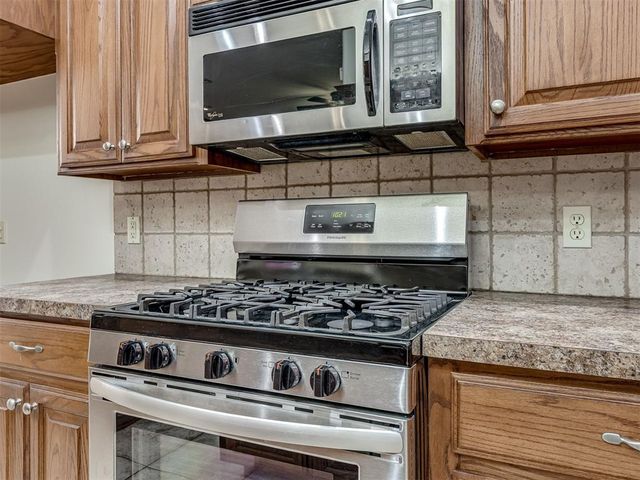 10604 NW 37th Street, Yukon, OK 73099