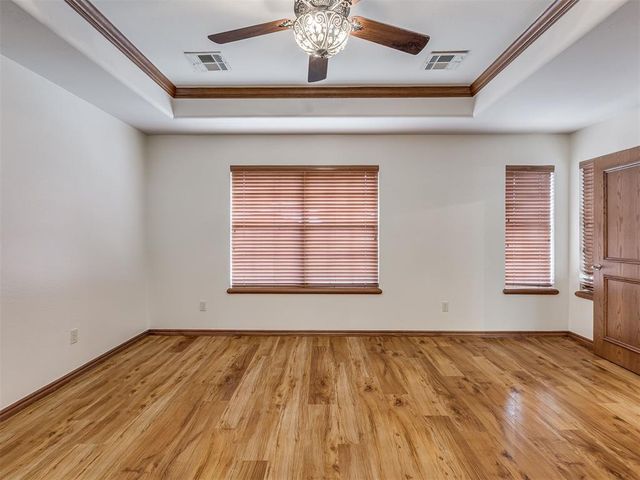 10604 NW 37th Street, Yukon, OK 73099